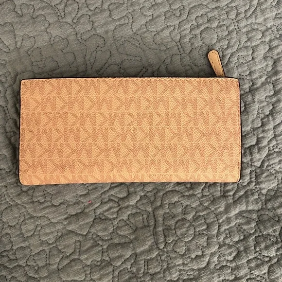 Michael Kors wallet - Picture 2 of 4